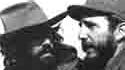 Los revolucionarios cubanos Fidel Castro y Camilo Cienfuegos entran en La Habana