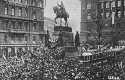 Proclamación de la independencia de Checoslovaquia en la plaza Wenceslao de Praga